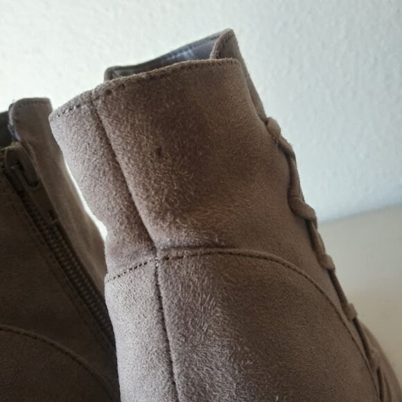 Qupid women's size 7 taupe high heel ankle boots - Picture 11 of 13
